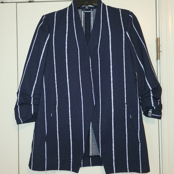 The Limited Jackets & Blazers - HP!!❤️🎀💖🎈🎉🎀NWT The Limited Lexi Blazer